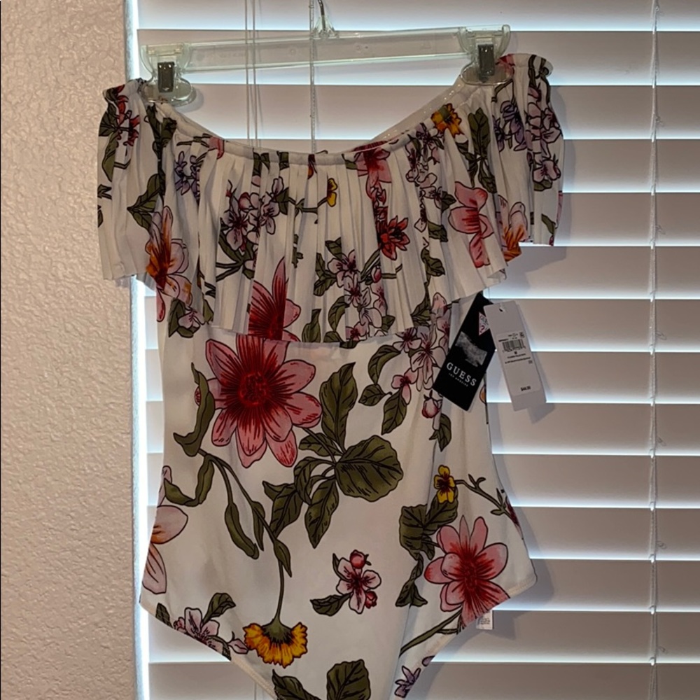 GUESS floral body suit